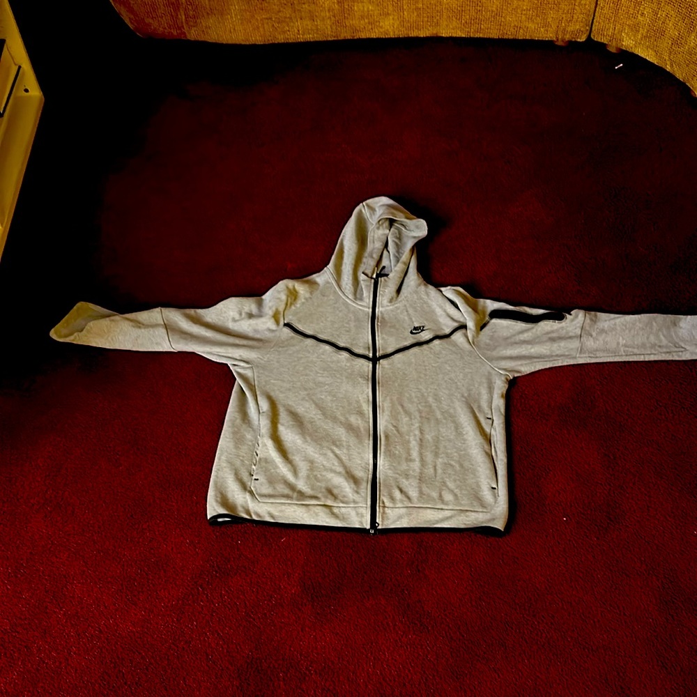 Nike tech size XL going for 150